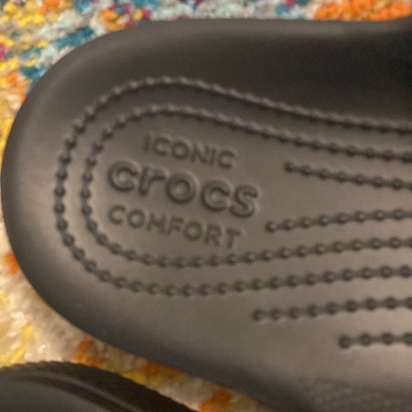Crocs sandal - men’s or women’s - Picture 2 of 5